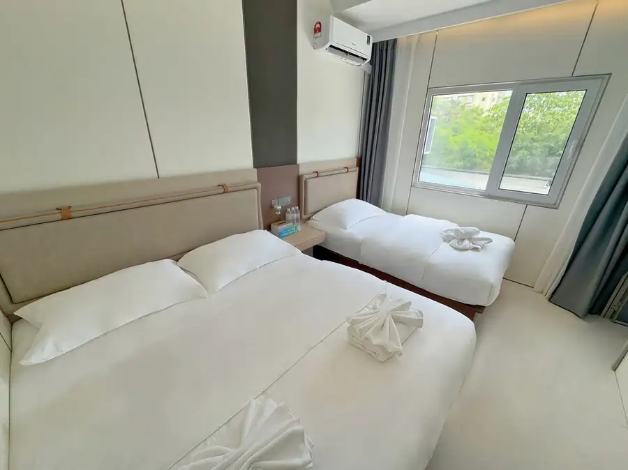 Family room with mixed beds Anyu Pool Villa Resort