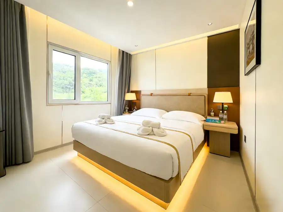 Luxurious king bedroom in the two-bedroom family room Anyu Pool Villa Resort